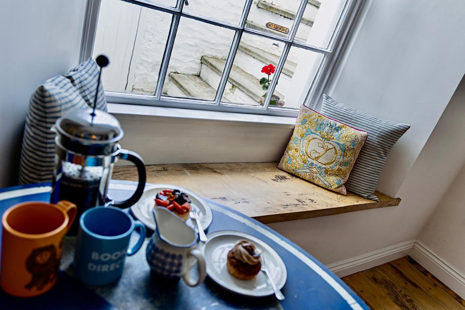 Paramount Apartments Ilfracombe, Arty Seaside Holiday Apartments Værelse billede